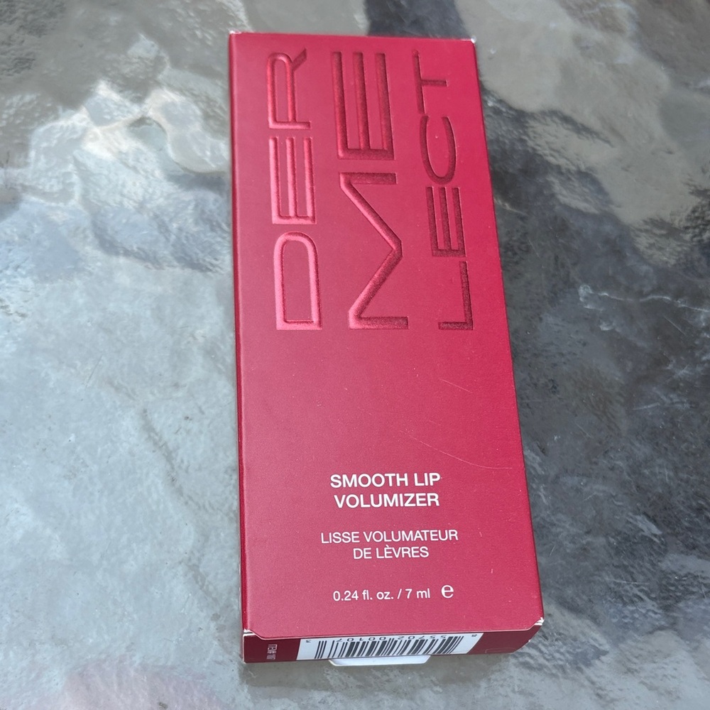 Dermelect Smooth Lip Volumizer - Bold Red